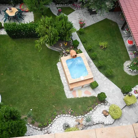 Zigen House בית הארחה 3*
